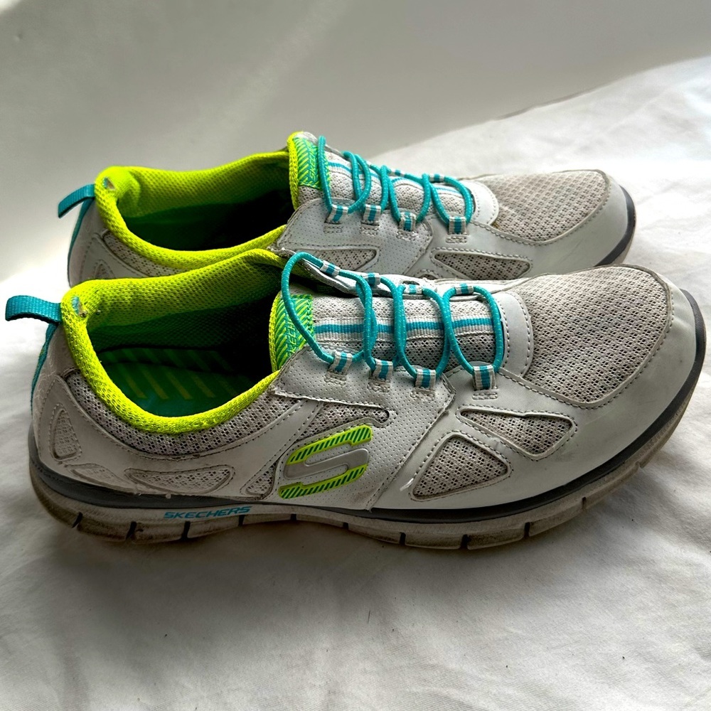 Skechers Athletic Shoes Women's Size 8 White Blue